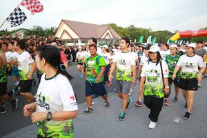 BIB: 
                            <button type="button" onclick="openModal(3530863)" class="btn btn-primary btn-sm float-right btn-popup" data-toggle="modal" data-target=".modal-high-quality">
                        <i class="fas fa-shopping-cart"></i> Add to Cart
                    </button>
                                            <button type="button" onclick="isThisMe(3530863, true)" class="btn btn-success btn-sm float-right btn-popup btn-isme hidden" data-toggle="tooltip" data-placement="bottom" title="นี่คือรูปของคุณใช่ไหม คลิกที่นี่เพื่อเอาเข้าอัลบั้ม">
                        <i class="fas fa-plus"></i> Add to album
                    </button>
                    <button type="button" onclick="isThisMe(3530863, false)" class="btn btn-warning btn-sm float-right btn-popup btn-isnotme hidden">
                        <i class="fas fa-ban"></i> Remove from album
                    </button>